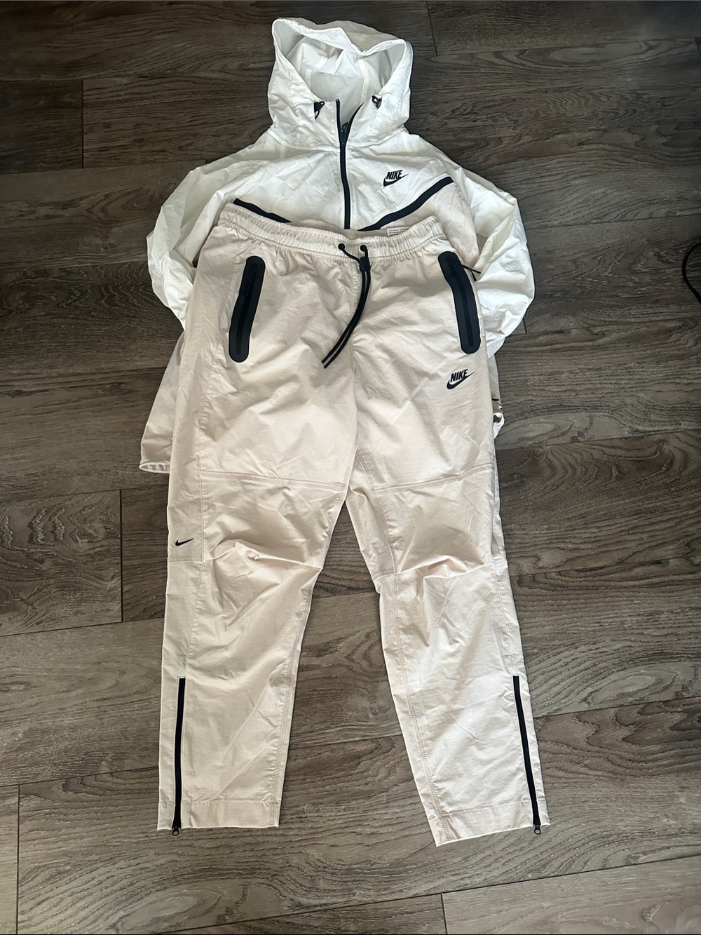 Nike White Hooded Windbreaker Jacket and Track Pants with Black Accents